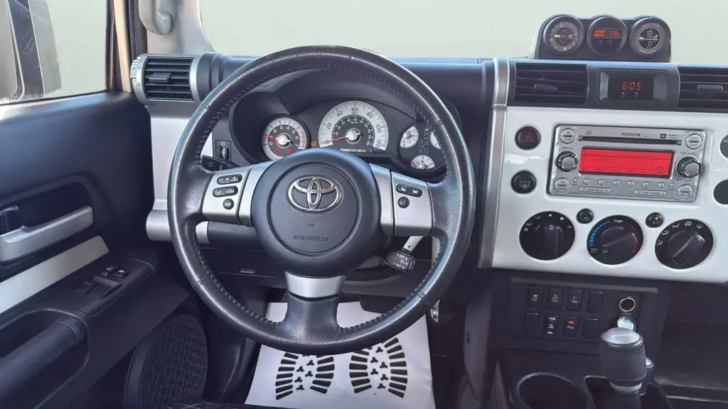 Toyota FJ Cruiser 2011 4x4 4dr SUV 5A