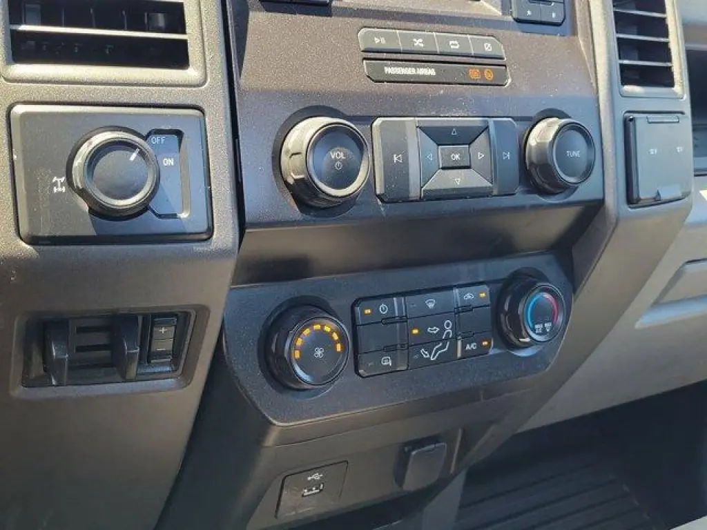 Ford F-250 Super Duty 2022 4x2 XL 2dr Regular Cab 8 ft. LB Pickup