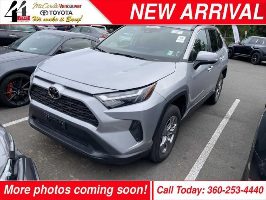 Toyota RAV4 2024 AWD XLE 4dr SUV