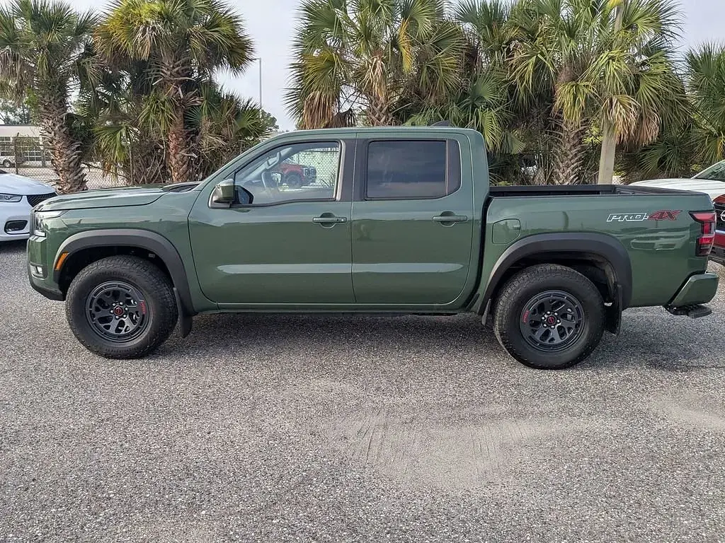 Nissan Frontier 2025 4x4 PRO-4X 4dr Crew Cab 5 ft. SB