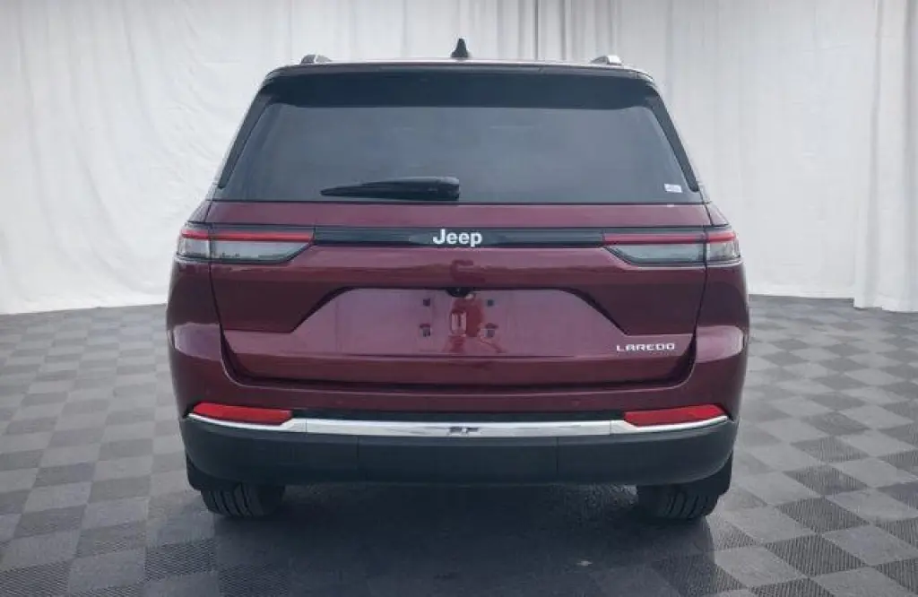 Jeep Grand Cherokee 2025 4x2 Laredo X 4dr SUV
