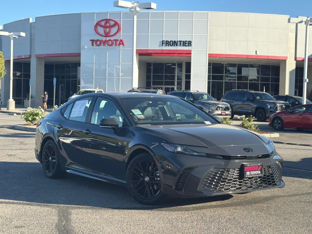 Toyota Camry 2025 SE 4dr Sedan