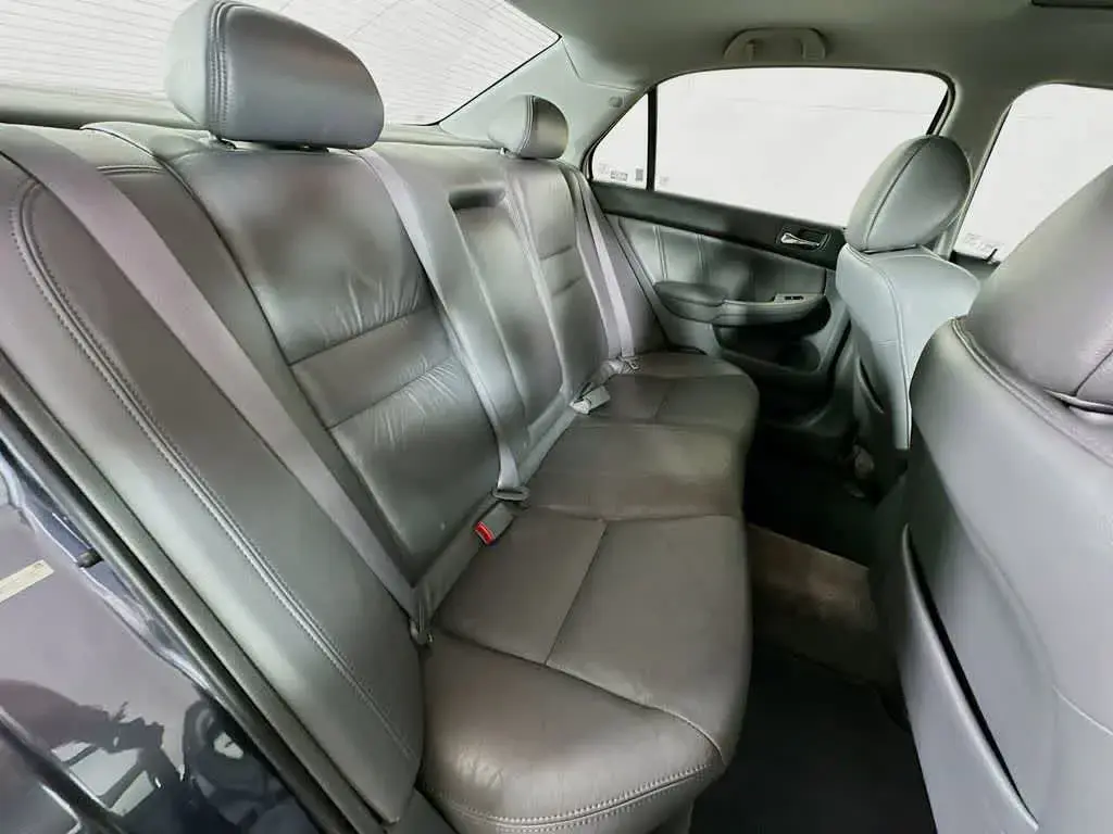 Honda Accord 2005 EX 4dr Sedan w/Leather