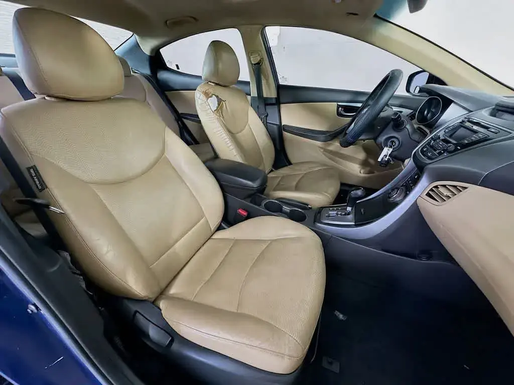 Hyundai ELANTRA 2013 GLS 4dr Sedan 6M