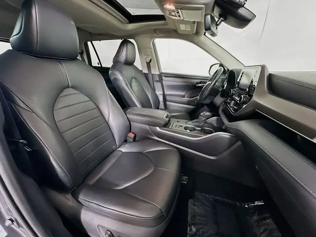 Toyota Highlander Hybrid 2021 AWD XLE 4dr SUV