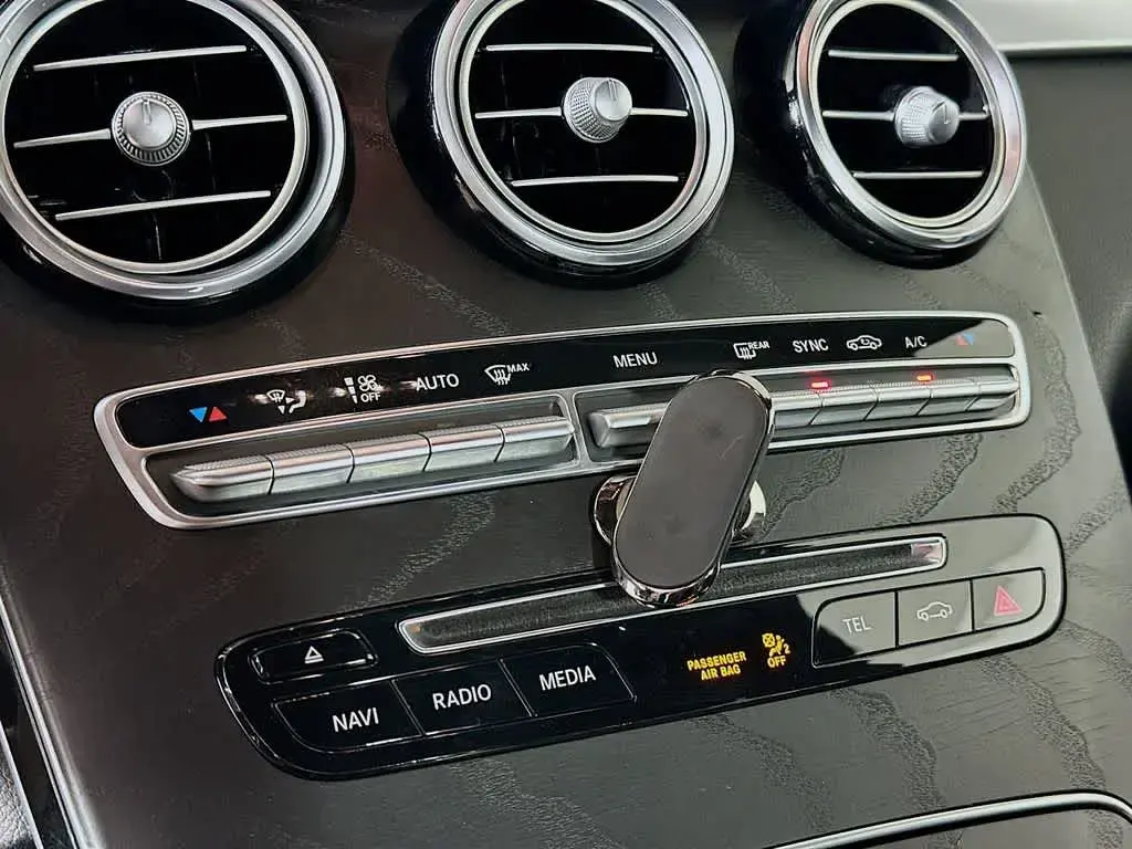 Mercedes-Benz GLC 2018 GLC 300 4dr SUV