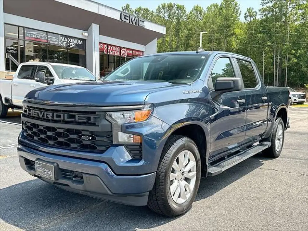 Chevrolet Silverado 1500 2023 4x2 Custom 4dr Crew Cab 5.8 ft. SB