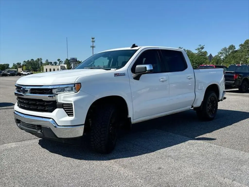 Chevrolet Silverado 1500 2022 4x4 LT 4dr Crew Cab 5.8 ft. SB w/1LT