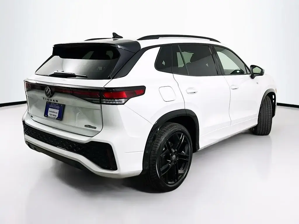Volkswagen Tiguan 2025 SE R-Line Black 4dr SUV