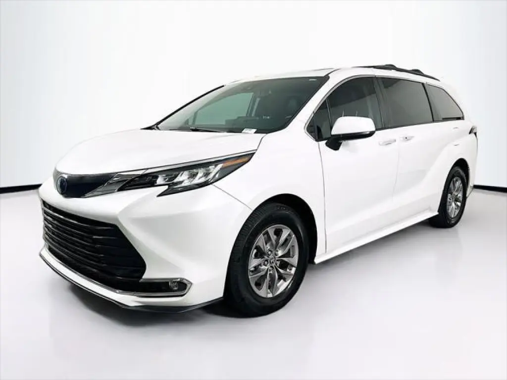 Toyota Sienna 2023 XLE 8-Passenger 4dr Mini-Van