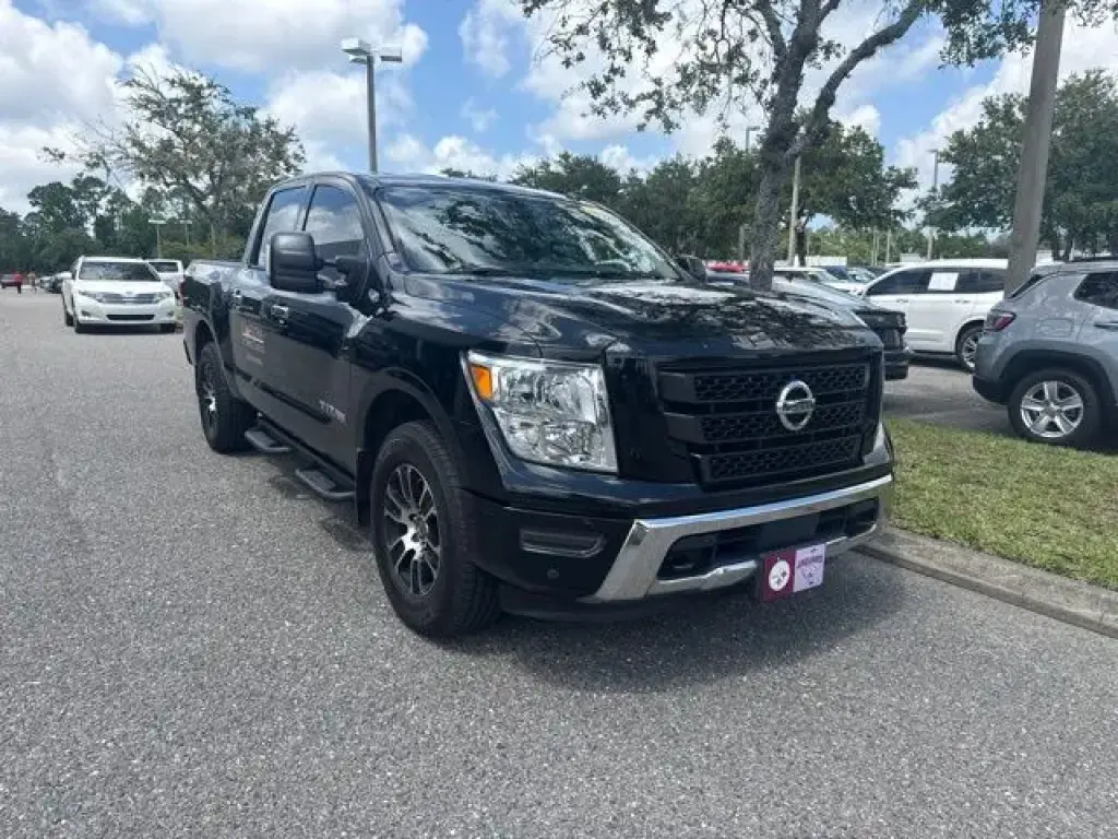 Nissan Titan 2021 4x4 SV 4dr Crew Cab 5.6 ft. SB