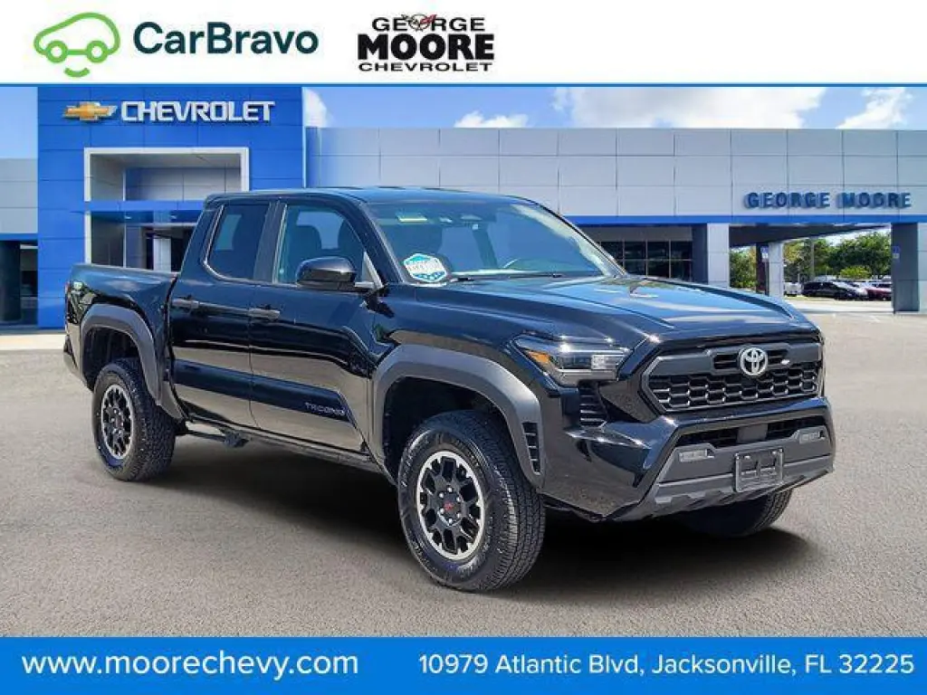 Toyota Tacoma 2024 4x4 TRD Off-Road 4dr Double Cab 5.0 ft SB 8A