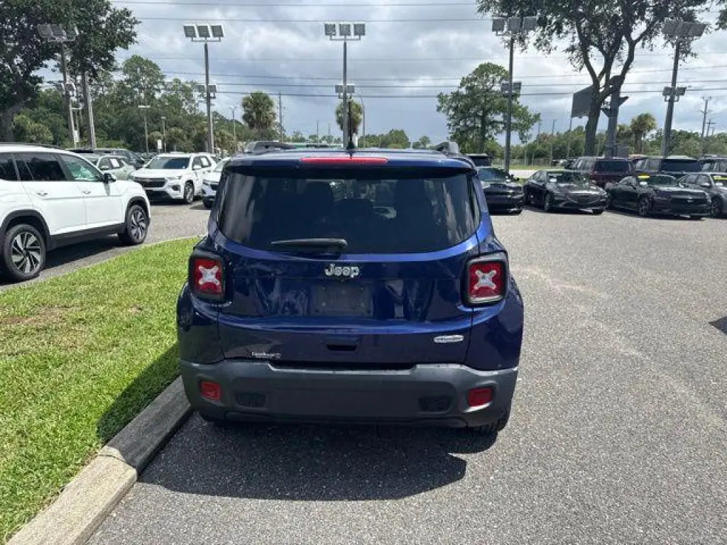 Jeep Renegade 2019 Latitude 4dr SUV