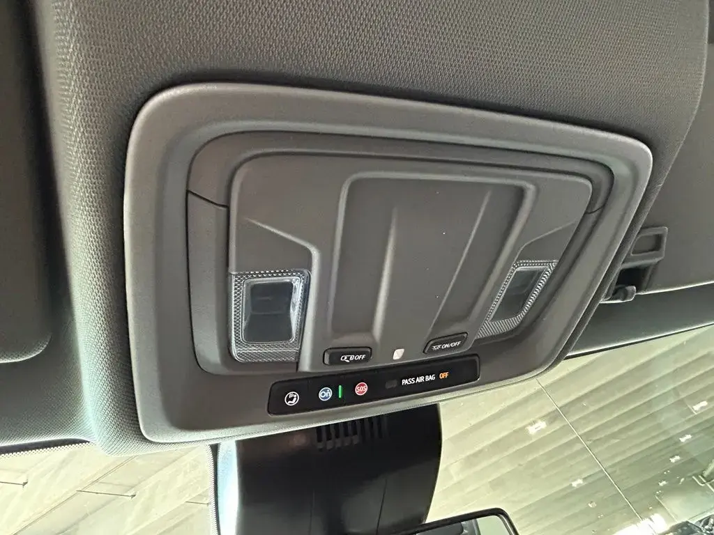Chevrolet Silverado 1500 2025 4x4 Custom 4dr Crew Cab 5.8 ft. SB