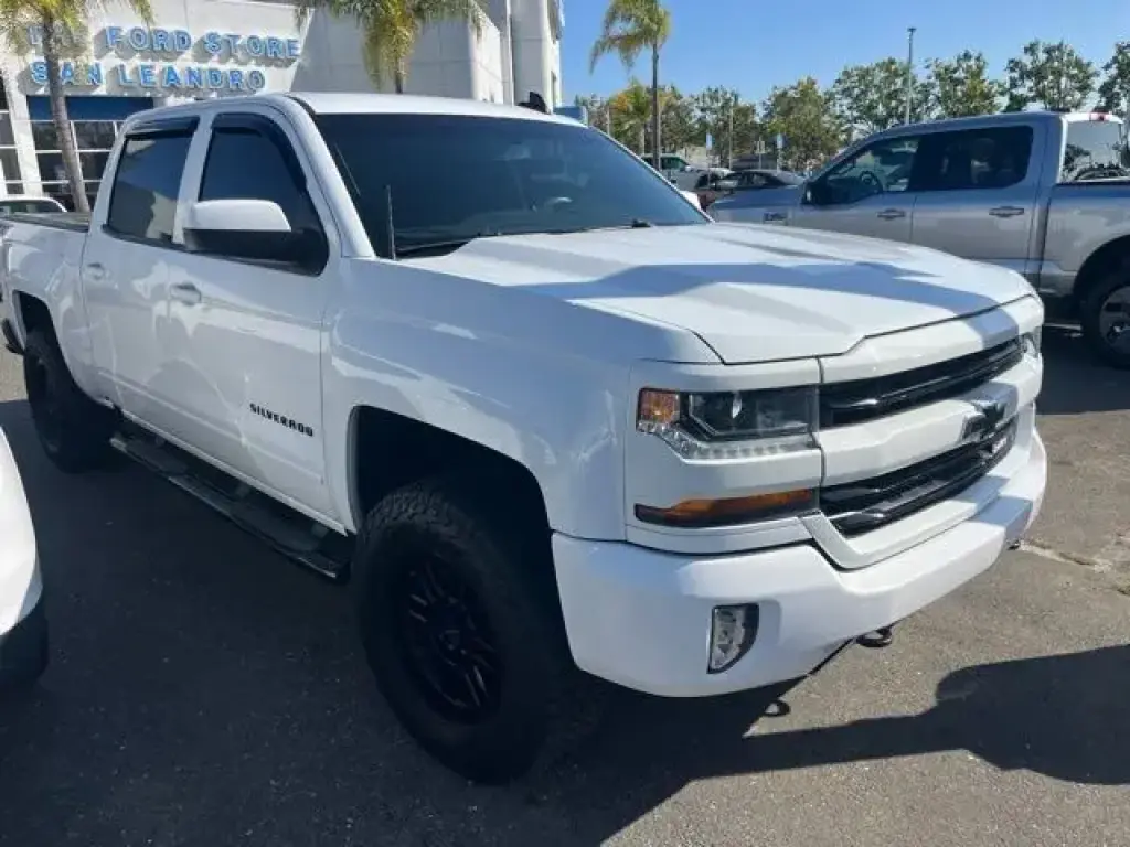 Chevrolet Silverado 1500 2018 4x4 LT 4dr Crew Cab 5.8 ft. SB