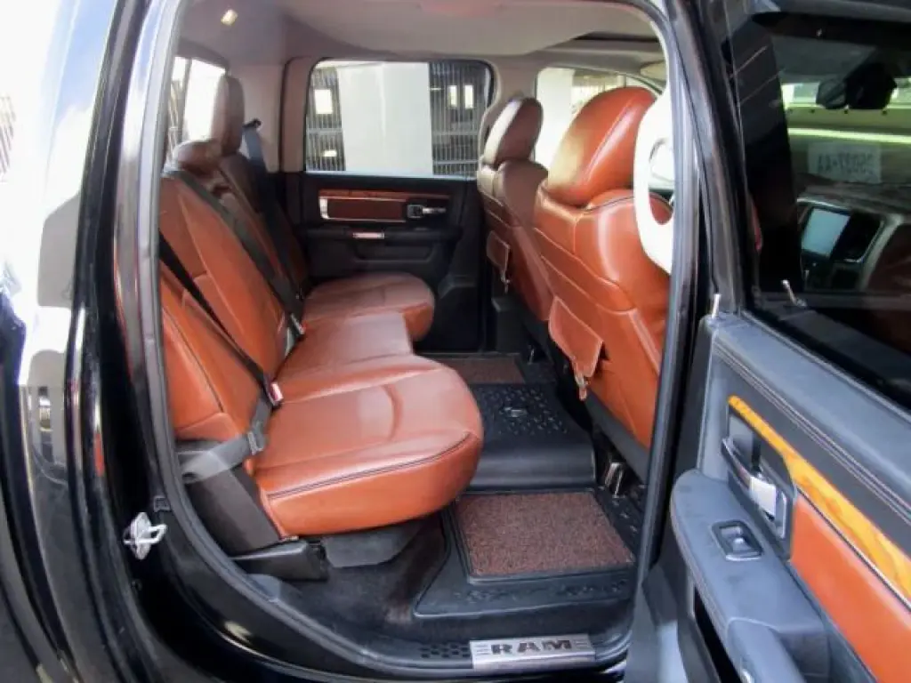 2013 RAM 1500 CREW CAB
