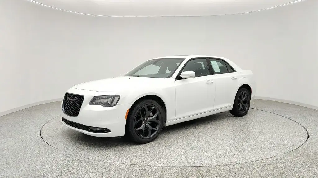 Chrysler 300 2023 S V6 4dr Sedan