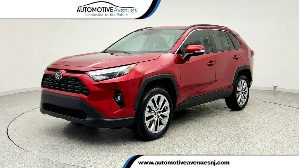 Toyota RAV4 2023 XLE Premium 4dr SUV