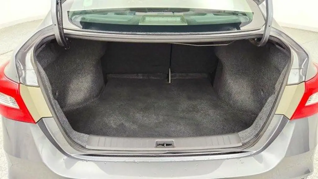 Nissan Sentra 2018 S 4dr Sedan 6M