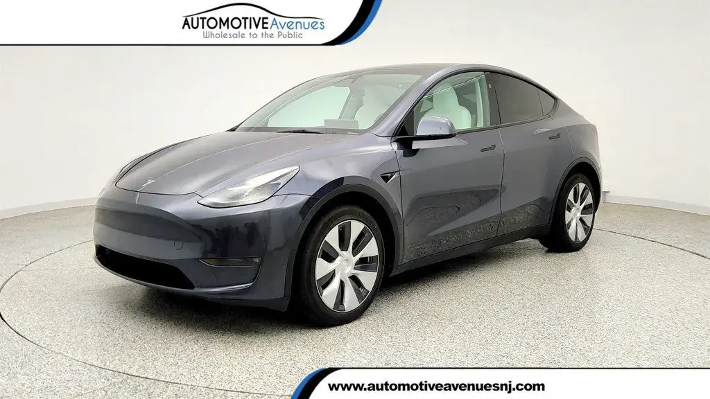 Tesla Model Y 2023 AWD 4dr Crossover