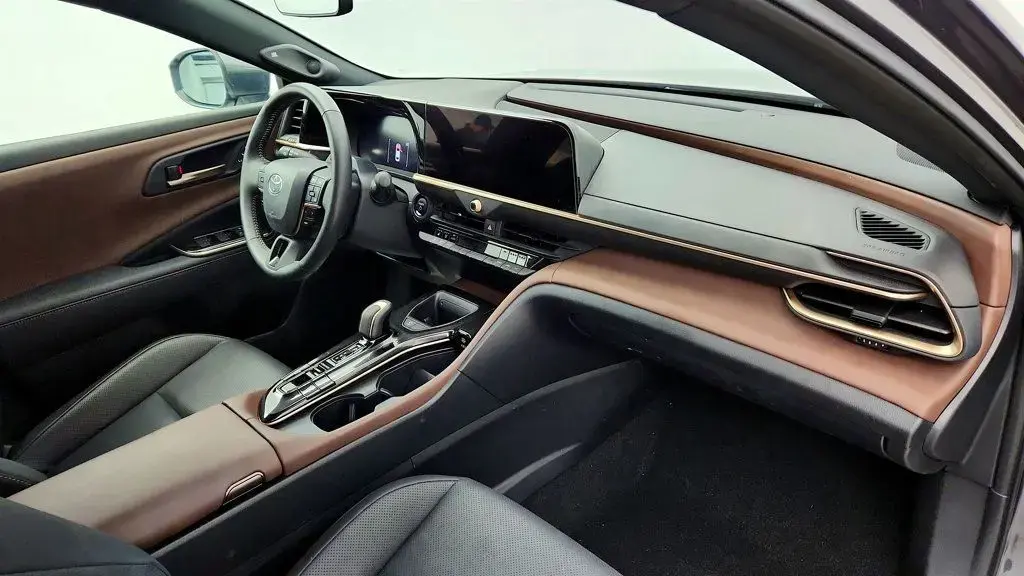 Toyota Crown 2024 AWD XLE 4dr Sedan