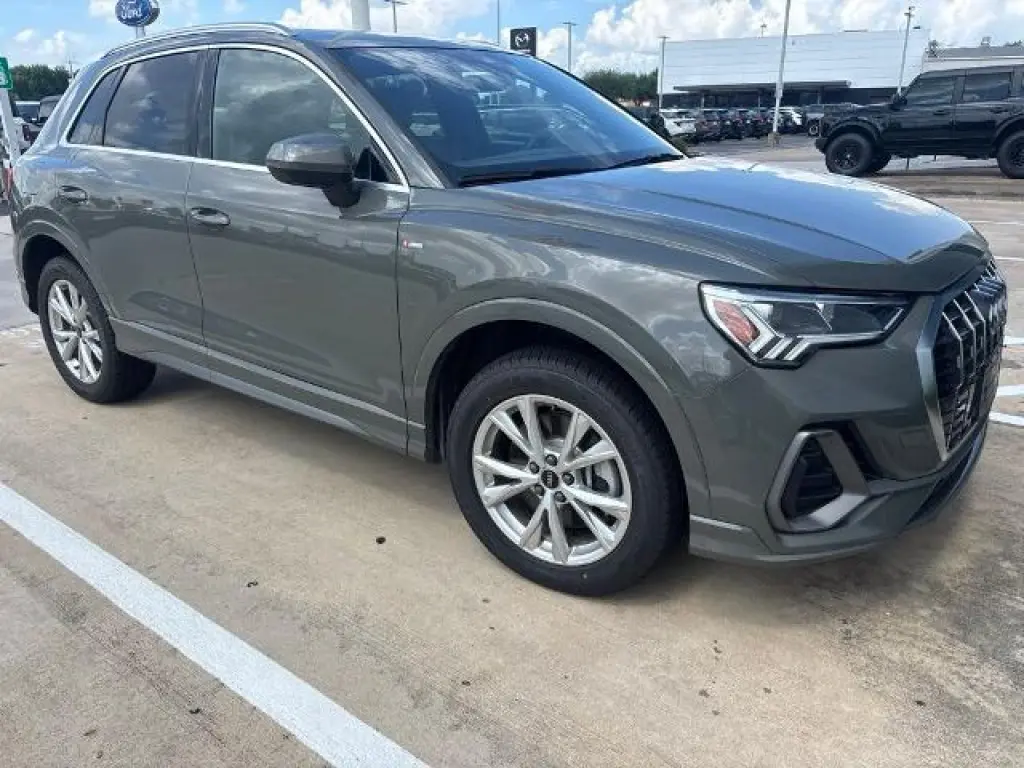 Audi Q3 2025 AWD quattro S line Premium 45 TFSI 4dr SUV