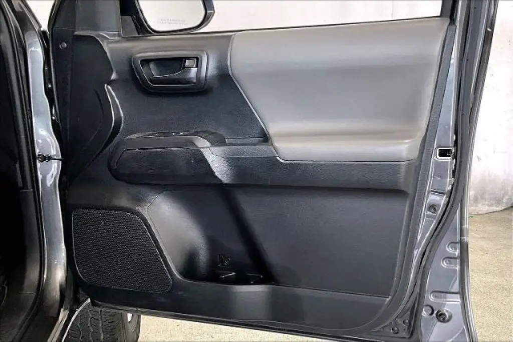 Toyota Tacoma 2018 4x2 SR5 4dr Access Cab 6.1 ft LB