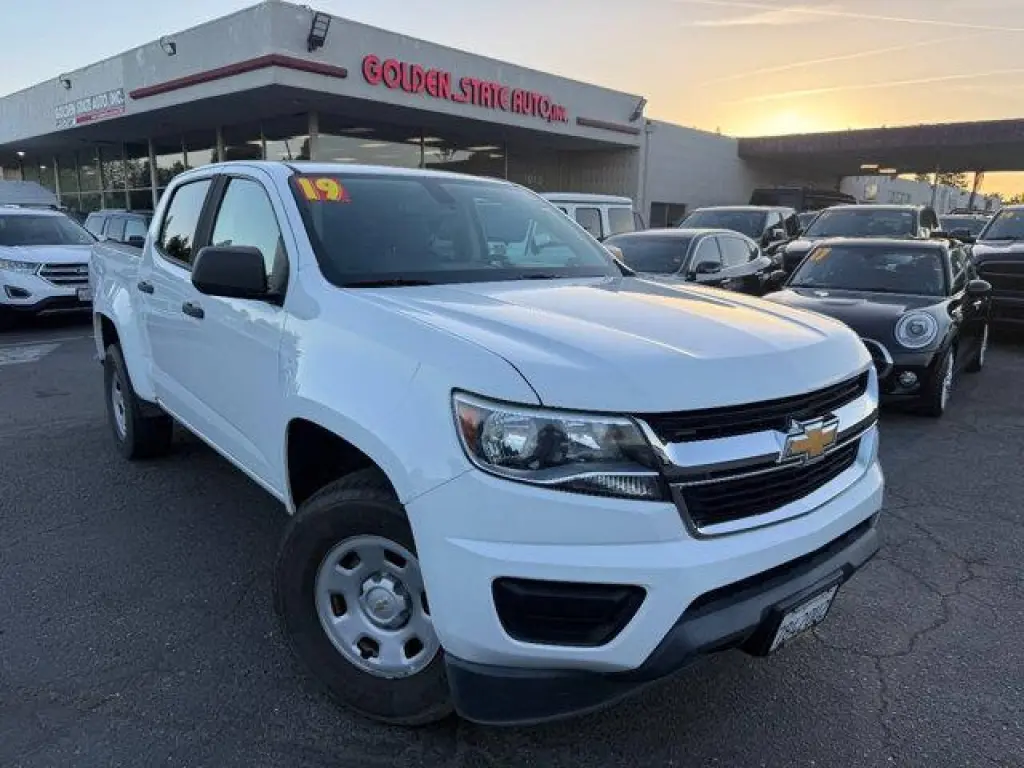 Chevrolet Colorado 2019 4x2 Work Truck 4dr Crew Cab 5 ft. SB