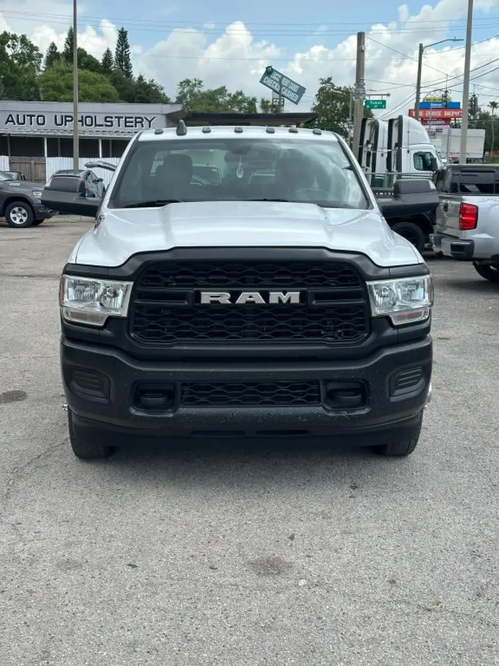 2022 RAM 3500 CREW CAB & CHASSIS