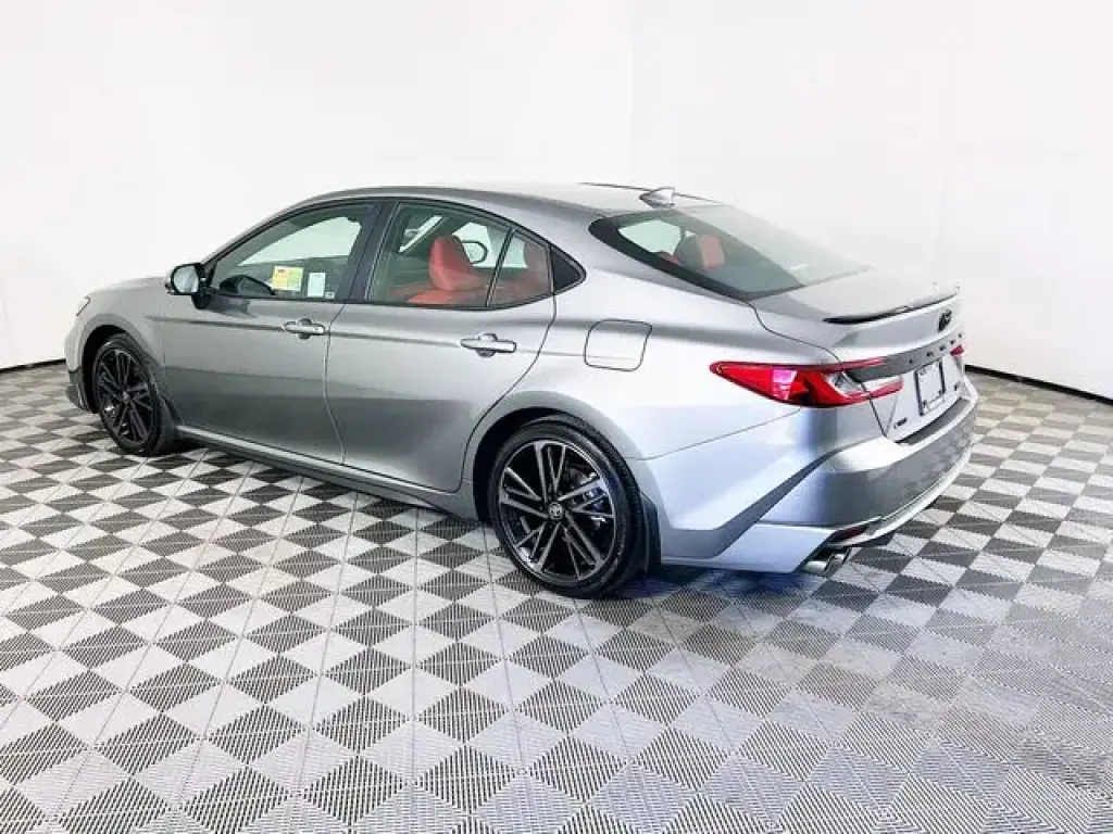 Toyota Camry 2026 SE 4dr Sedan