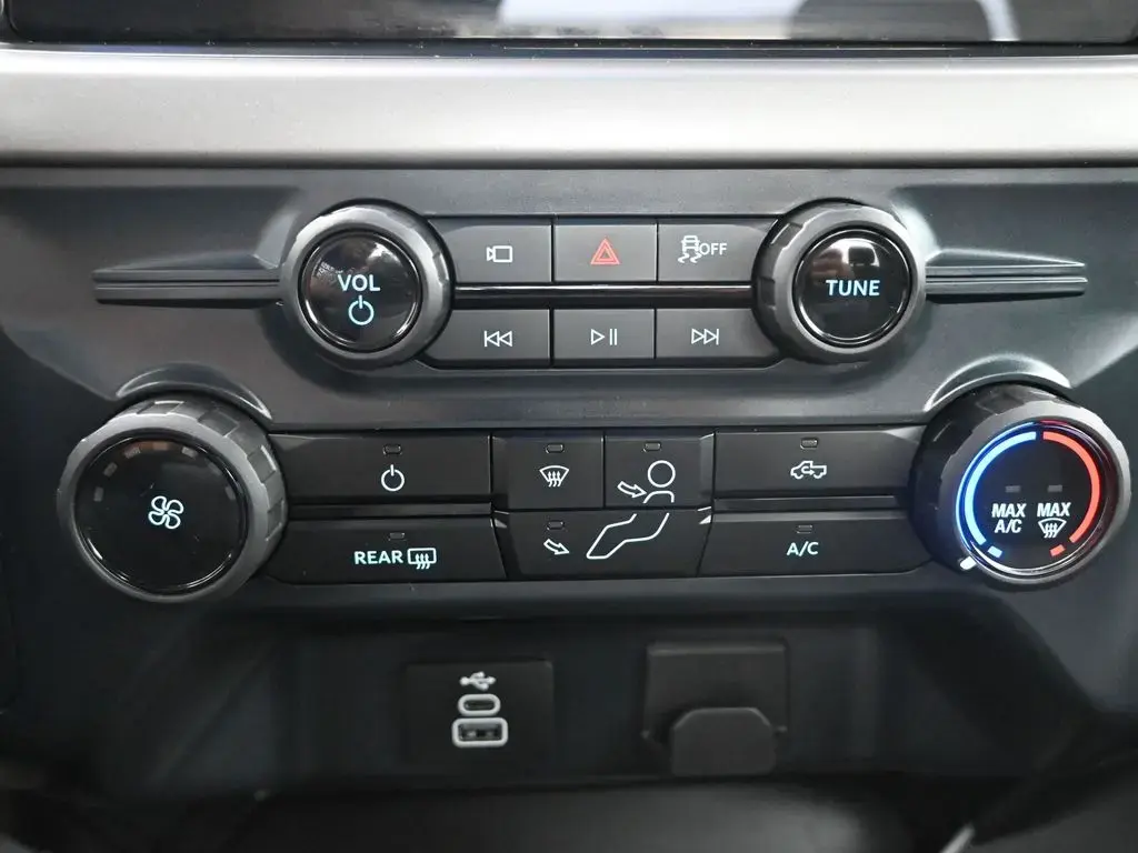 Ford F-150 2025 4x2 XL 2dr Regular Cab 6.5 ft. SB