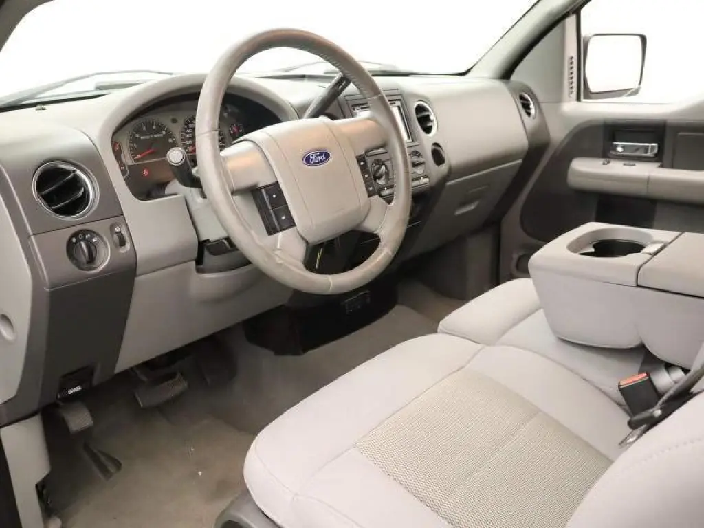 Ford F-150 2006 XL 4dr SuperCab Styleside 8 ft. LB