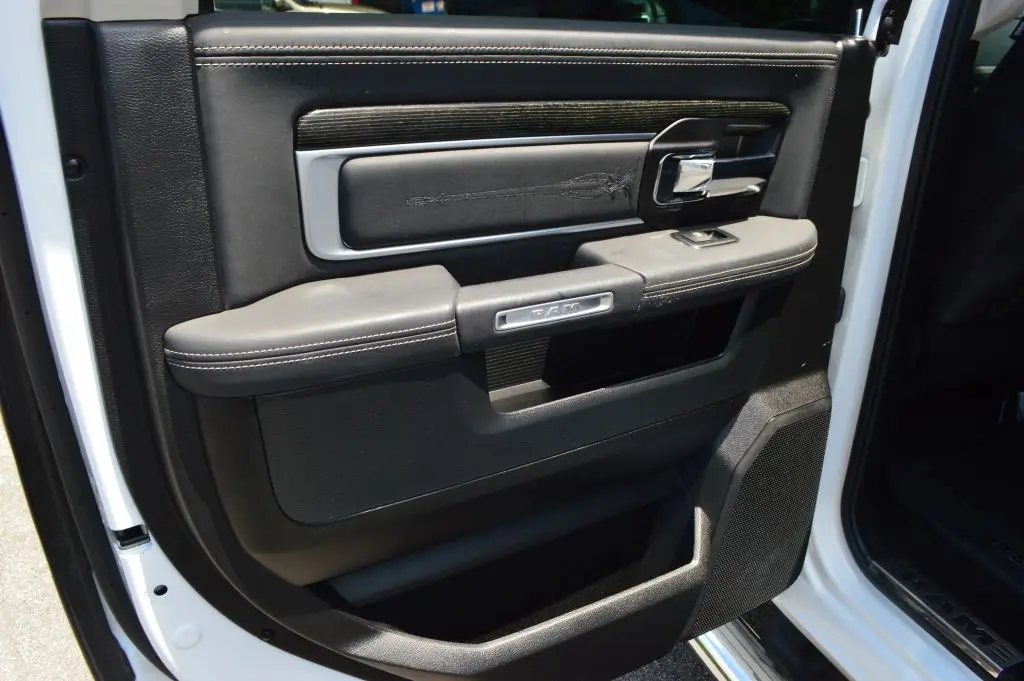2015 RAM 1500 CREW CAB