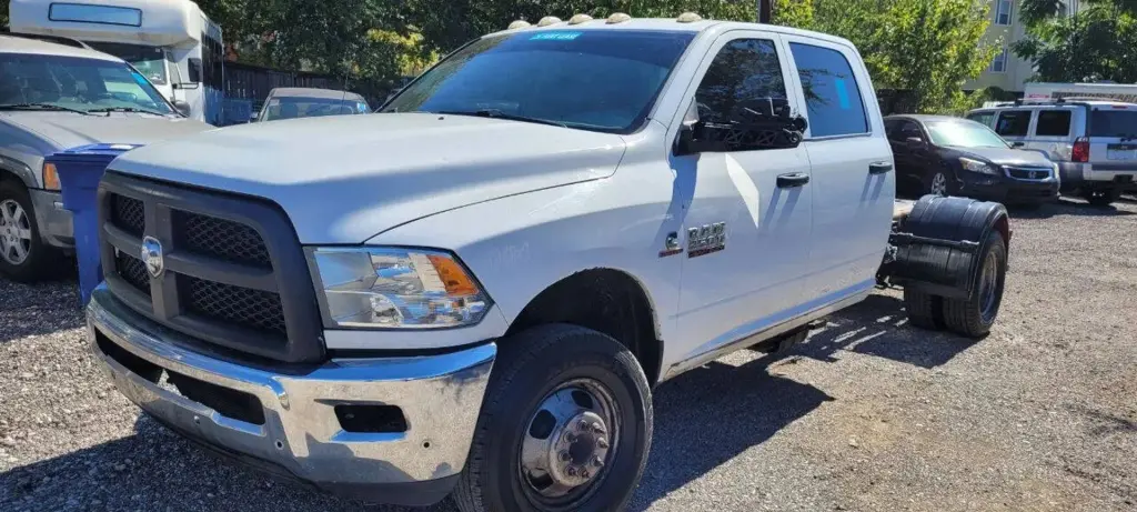2013 RAM 3500 CREW CAB & CHASSIS