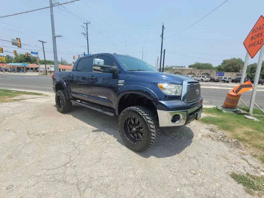 2012 TOYOTA TUNDRA CREWMAX