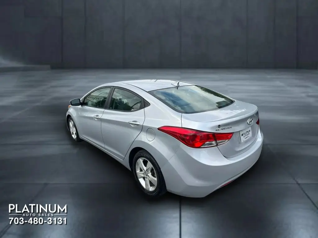 2012 HYUNDAI ELANTRA