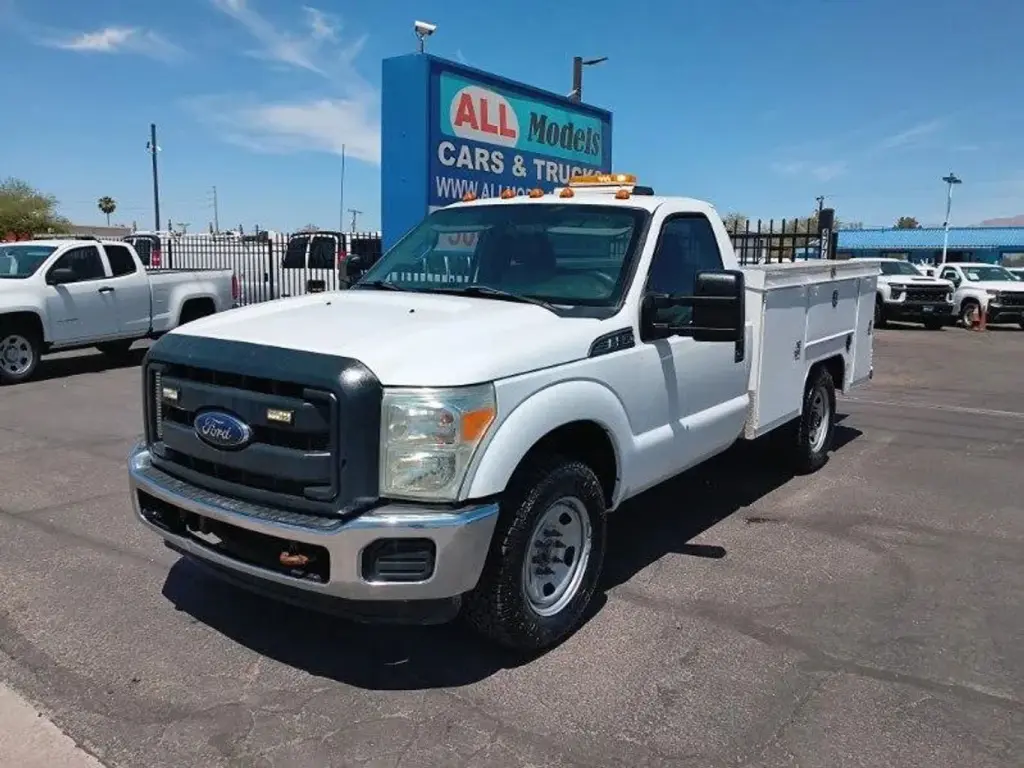 2015 FORD F350 SUPER DUTY REGULAR CAB & CHASSIS