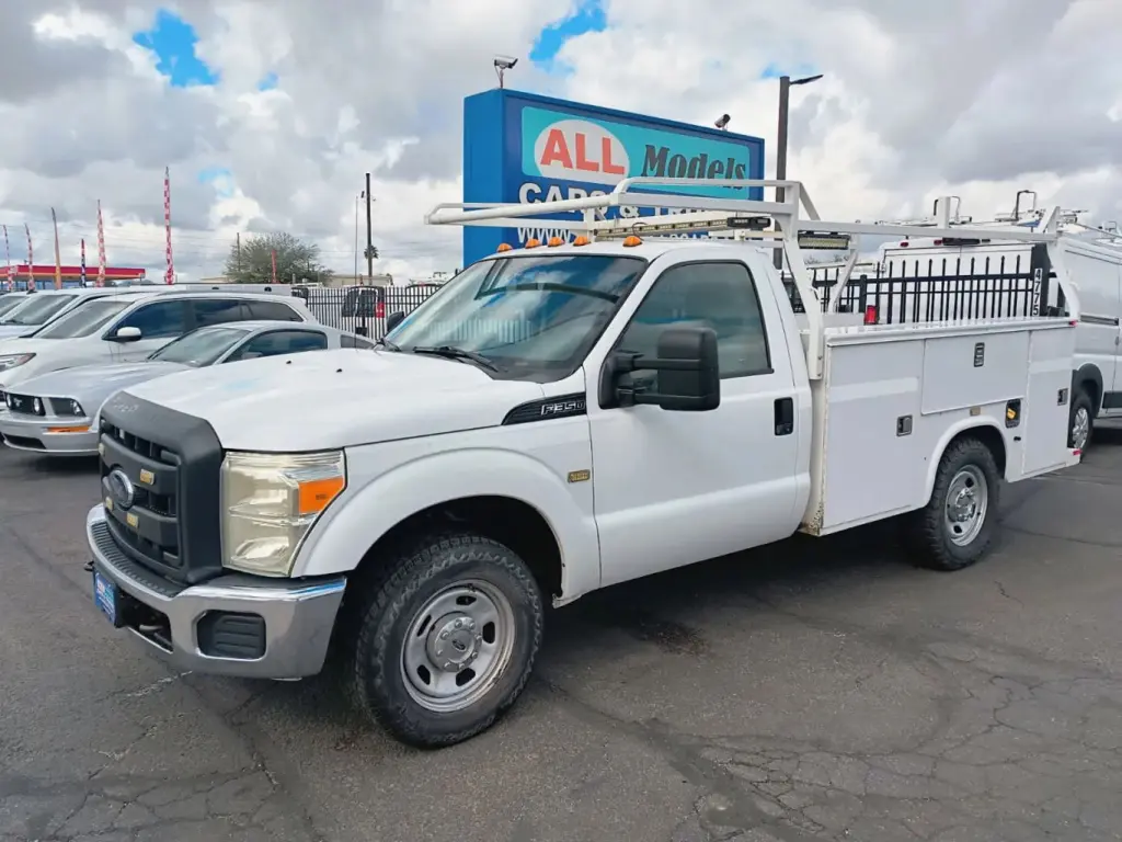 2016 FORD F350 SUPER DUTY REGULAR CAB & CHASSIS