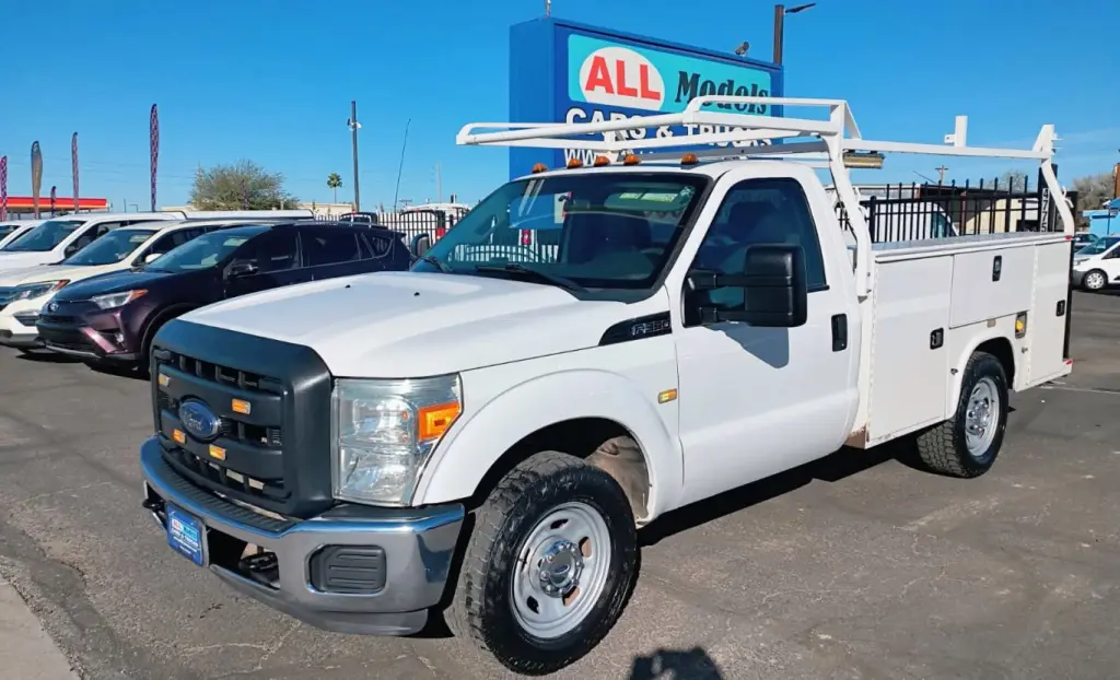 2016 FORD F350 SUPER DUTY REGULAR CAB & CHASSIS