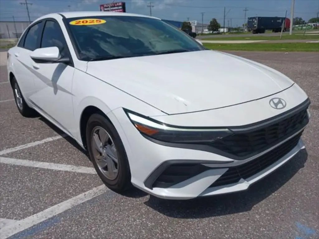 Hyundai ELANTRA 2025 SE 4dr Sedan