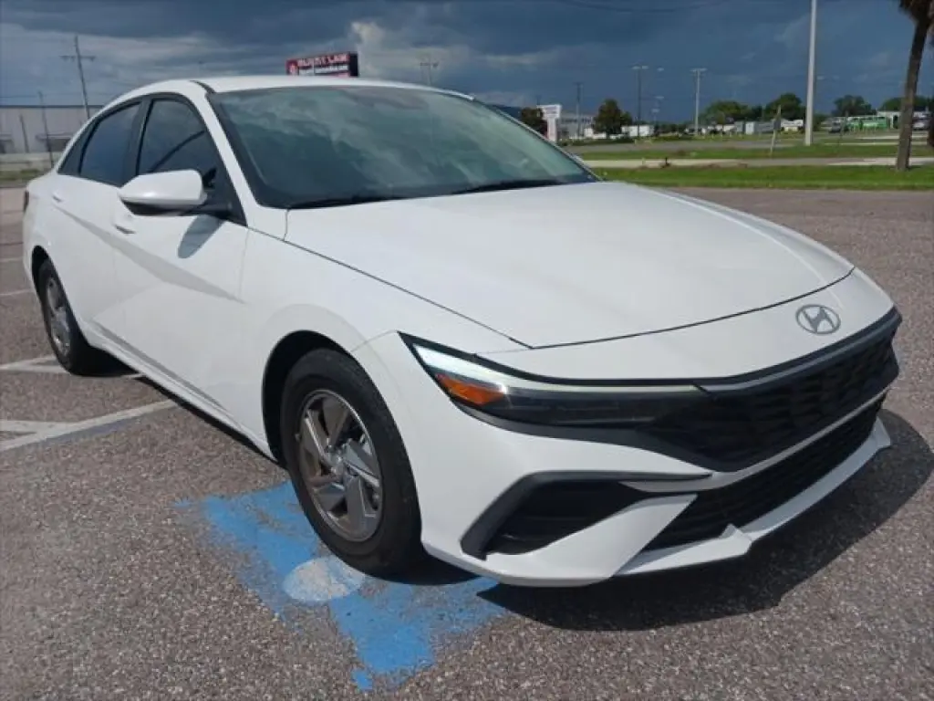 Hyundai ELANTRA 2025 SE 4dr Sedan