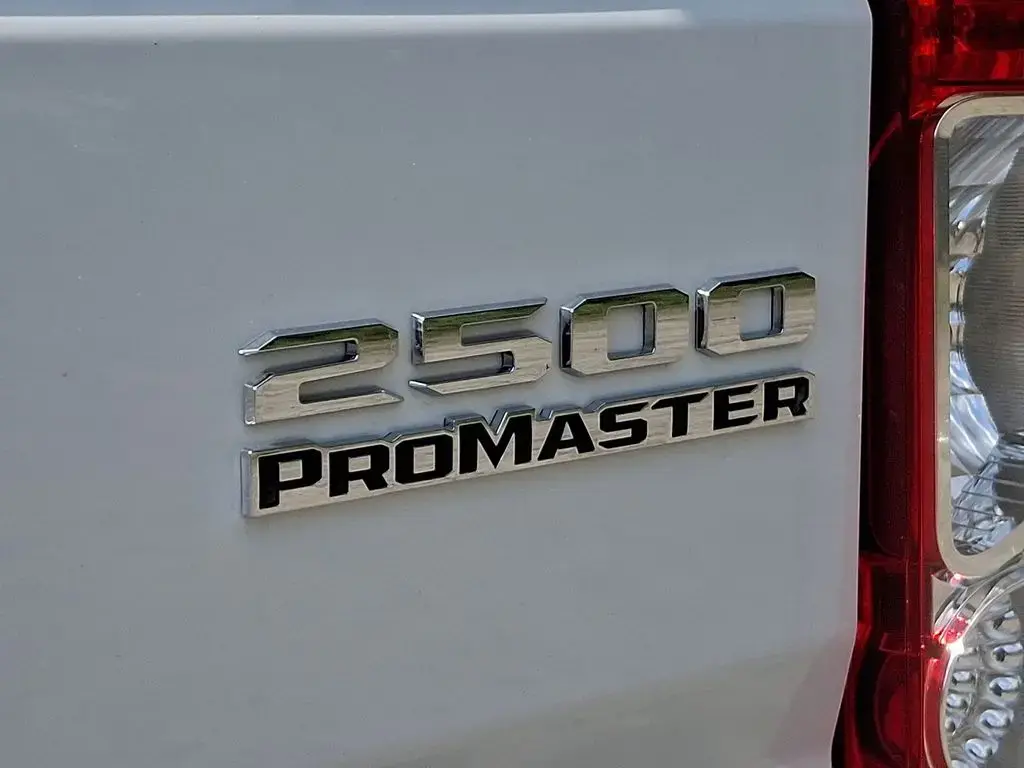 Ram ProMaster 2025 Tradesman 2500 136 WB 3dr Low Roof Cargo Van w/ Passenger Seat