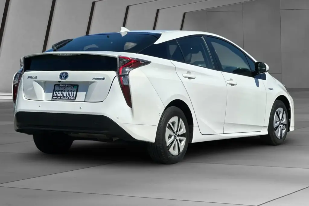 Toyota Prius 2018 Two 4dr Hatchback