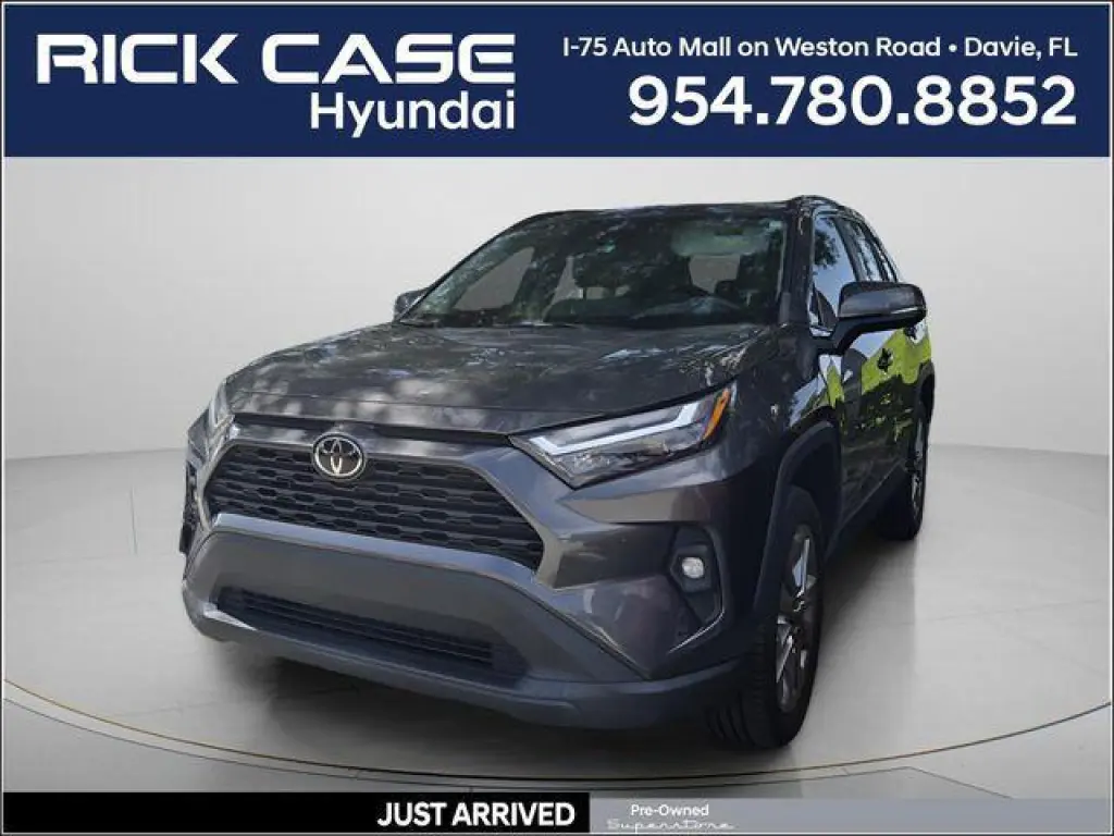 Toyota RAV4 2023 XLE Premium 4dr SUV
