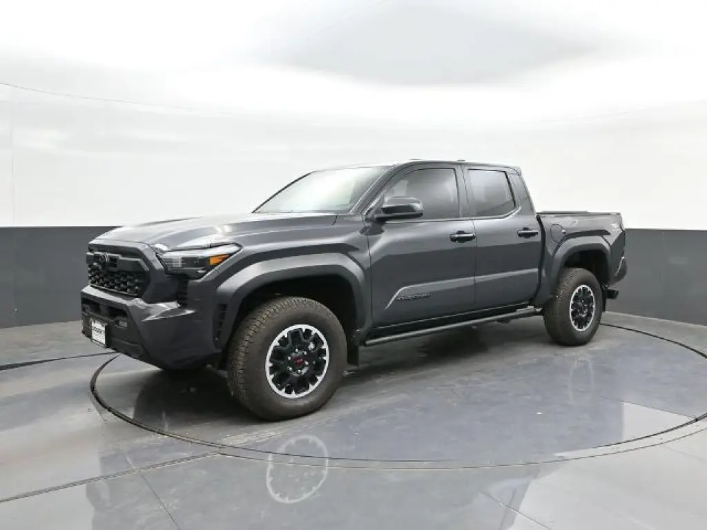 Toyota Tacoma 2024 4x4 TRD Off-Road 4dr Double Cab 5.0 ft SB 8A
