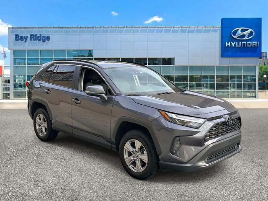 Toyota RAV4 2025 AWD XLE 4dr SUV