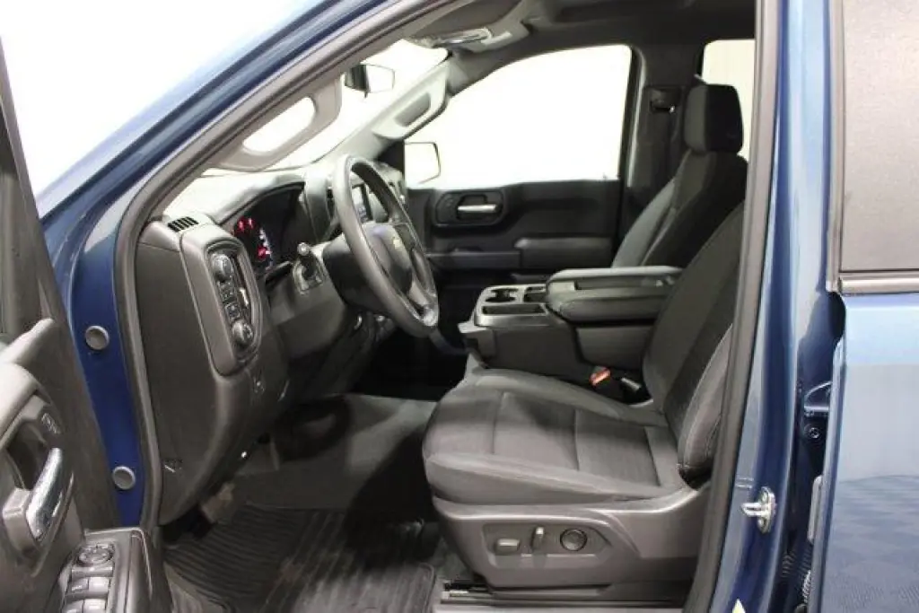 Chevrolet Silverado 1500 2024 4x4 Custom 4dr Crew Cab 5.8 ft. SB