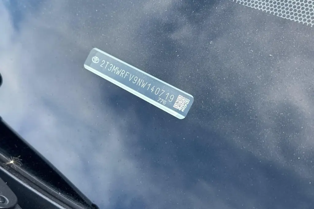 Toyota RAV4 Hybrid 2022 AWD LE 4dr SUV