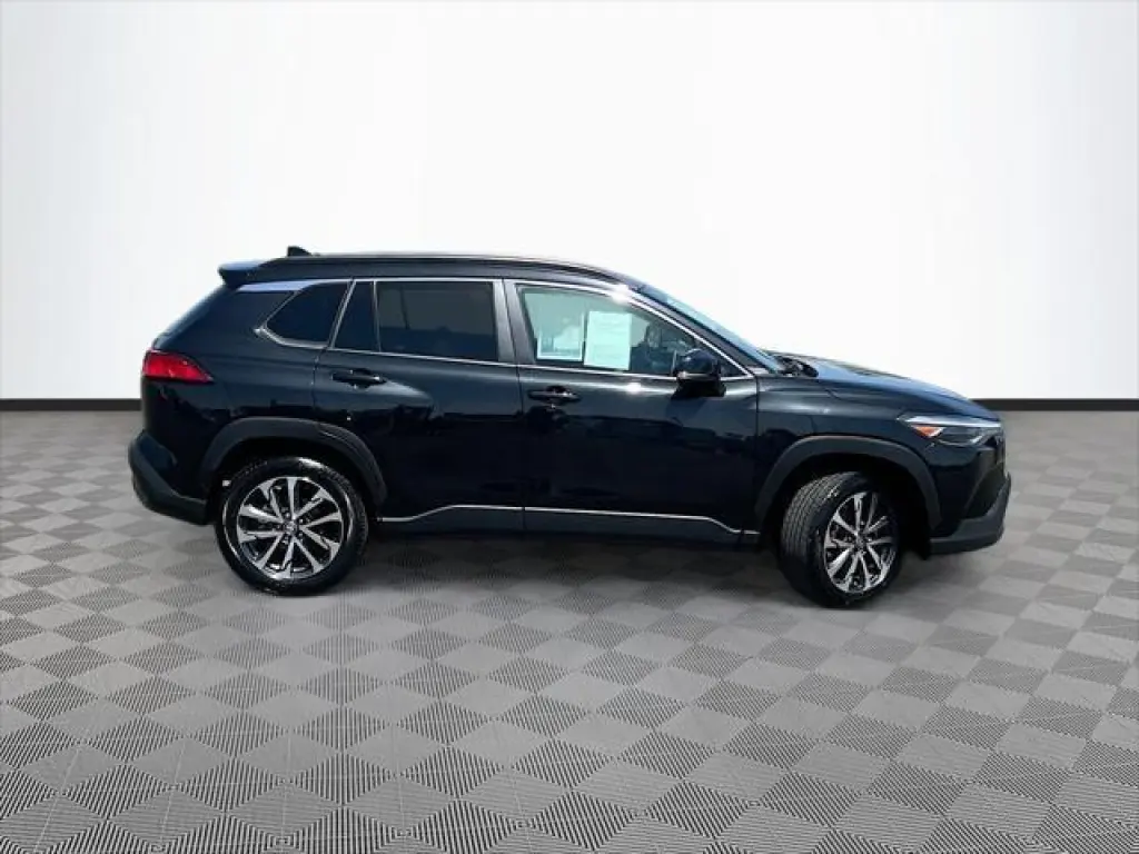 Toyota Corolla Cross 2024 XLE 4dr Crossover