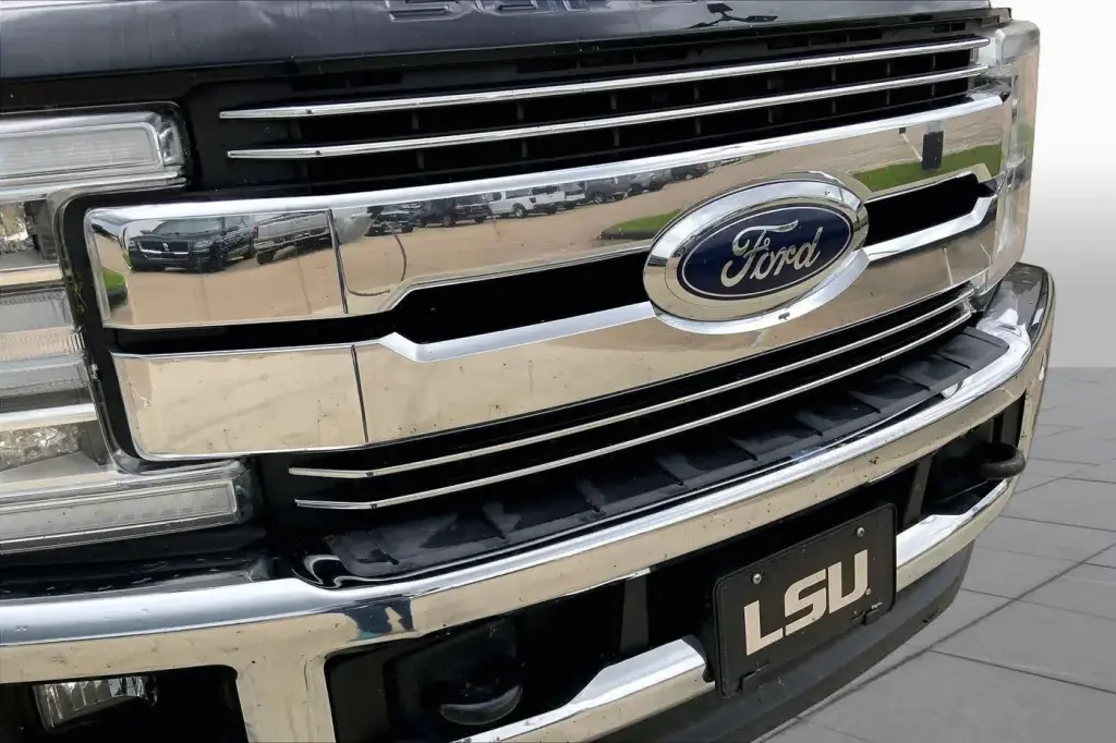 Ford F-250 Super Duty 2019 4x4 Lariat 4dr Crew Cab 6.8 ft. SB Pickup